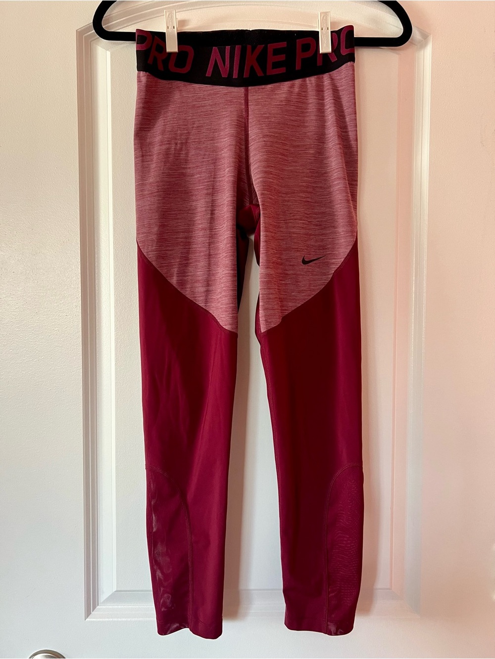 Nike Womens Burgundy and Maroon Performance Leggings